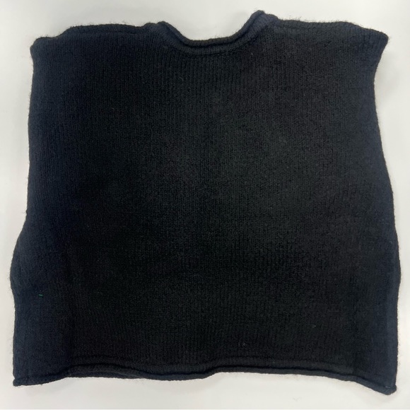 FARM Rio Black Crochet Cherry Cardigan - Picture 2 of 7